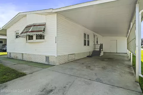 2519 Independence Ln, Saint Cloud, FL 34772 photo 3