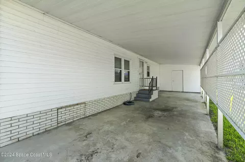 2519 Independence Ln, Saint Cloud, FL 34772 photo 4