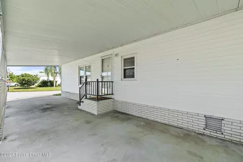 2519 Independence Ln, Saint Cloud, FL 34772 photo 5