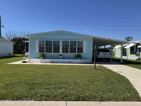 823 Vireo Dr, Barefoot Bay, FL 32976