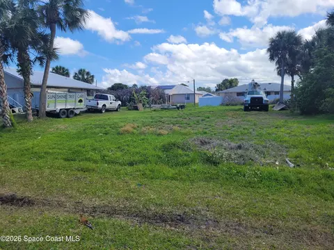 760 Carnation Dr, Sebastian, FL 32958