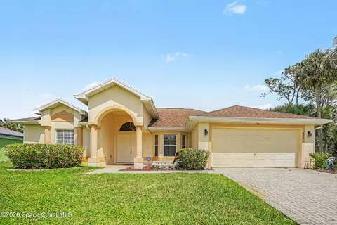 835 Rebus Ave SW, Palm Bay, FL 32908