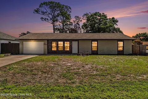 427 Frankford Ave NW, Palm Bay, FL 32907