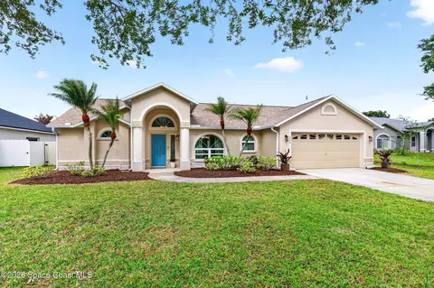 1386 York Cir, Melbourne, FL 32904