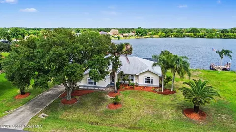 345 Lake View Ln, Palm Bay, FL 32909