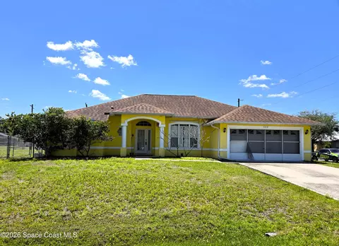 502 Davidson St SE, Palm Bay, FL 32909