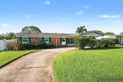 979 Kings Post Rd, Rockledge, FL 32955