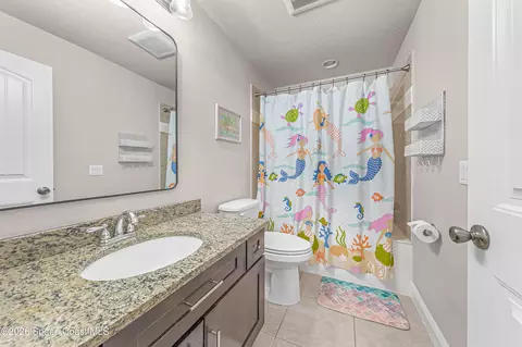 Bath - 1491 Bourke Ln, Melbourne, FL 32940 photo 5 of 6