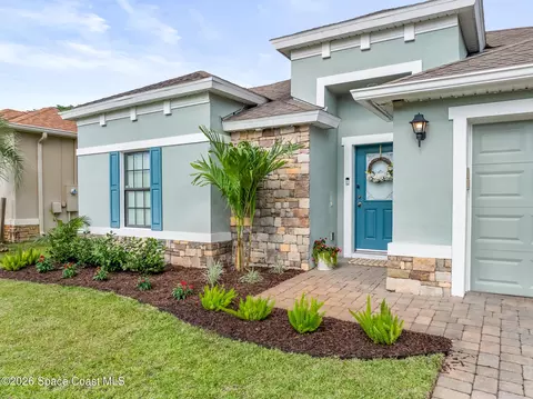 Exterior - 1491 Bourke Ln, Melbourne, FL 32940 photo 7 of 10