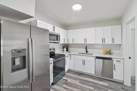 Kitchen - 2015 Coolidge Ave, Melbourne, FL 32935 photo 2 of 3