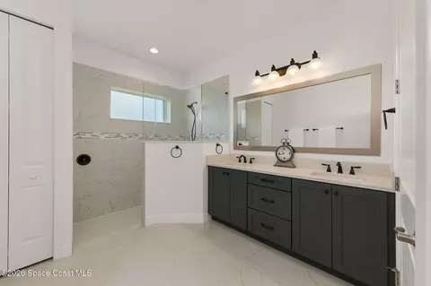 Bath - 415 Lorelei Ave, Melbourne, FL 32901 photo 1 of 2