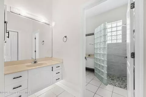 Bath - 2729 Pineapple Ave, Melbourne, FL 32935 photo 3 of 4