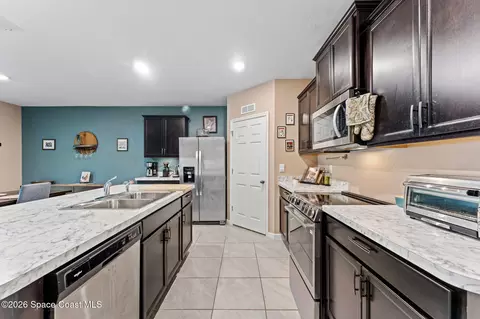 Kitchen - 5081 Talbot Blvd, Cocoa, FL 32926 photo 4 of 5