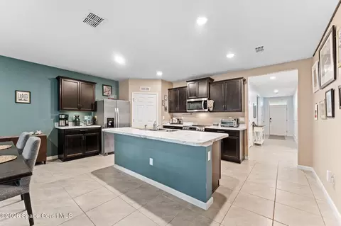 Kitchen - 5081 Talbot Blvd, Cocoa, FL 32926 photo 2 of 5