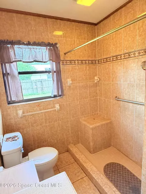 Bath - 1420 Tate St, Cocoa, FL 32922 photo 2 of 2