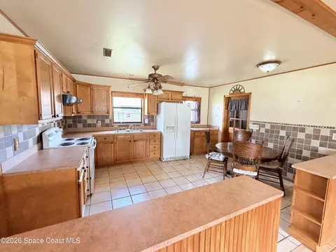 Kitchen - 1420 Tate St, Cocoa, FL 32922 photo 2 of 3