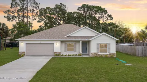357 Galicia St SW, Palm Bay, FL 32908