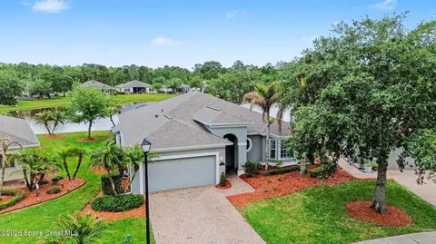 348 Gardendale Cir SE, Palm Bay, FL 32909
