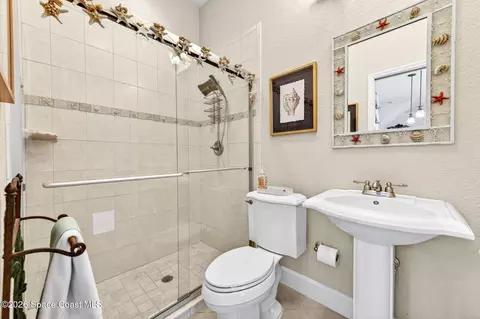 Bath - 583 Young St, Melbourne, FL 32935 photo 4 of 5