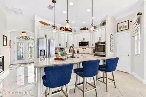 Kitchen - 583 Young St, Melbourne, FL 32935 photo 2 of 8