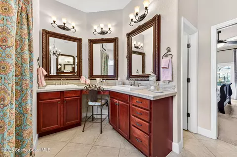 Bath - 583 Young St, Melbourne, FL 32935 photo 1 of 5