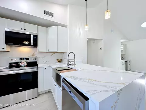 Kitchen - 1353 Nelson Ct, Rockledge, FL 32955 photo 7 of 10