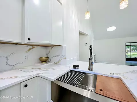 Kitchen - 1353 Nelson Ct, Rockledge, FL 32955 photo 6 of 10