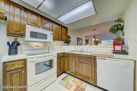 Kitchen - 227 Augusta Way, Melbourne, FL 32940 photo 2 of 5