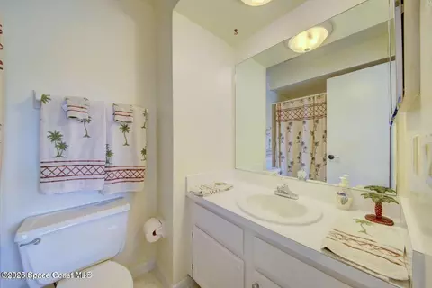 Bath - 227 Augusta Way, Melbourne, FL 32940 photo 4 of 4