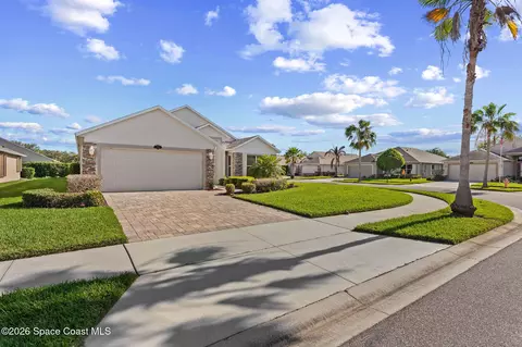 1611 Lago Mar Dr, Melbourne, FL 32940