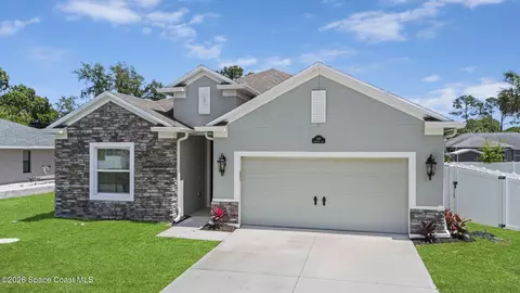 1518 Polynesian Ln, Sebastian, FL 32958