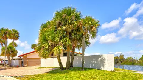 200 Rose Dr, Cocoa Beach, FL 32931