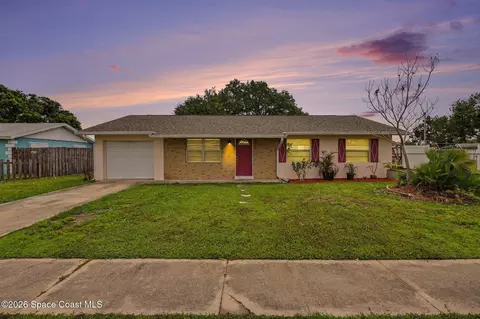 2111 Sandalwood Dr, Melbourne, FL 32935