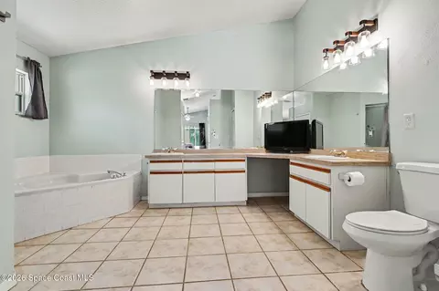 Bath - 5220 Avocado Ave, Cocoa, FL 32926 photo 1 of 3
