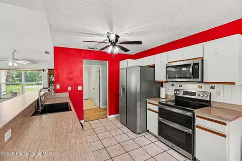 Kitchen - 5220 Avocado Ave, Cocoa, FL 32926 photo 1 of 3