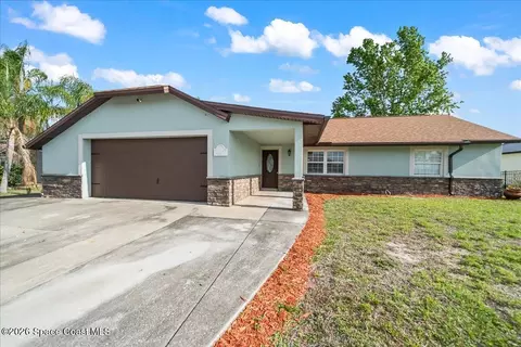 697 Hamm St NW, Palm Bay, FL 32907