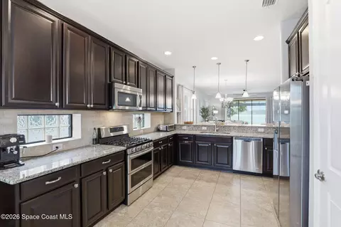 Kitchen - 955 Shiloh Dr, Melbourne, FL 32940 photo 5 of 5