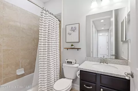 Bath - 955 Shiloh Dr, Melbourne, FL 32940 photo 5 of 6
