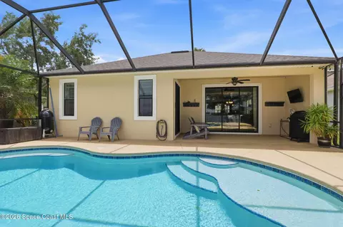 Exterior - 955 Shiloh Dr, Melbourne, FL 32940 photo 8 of 9