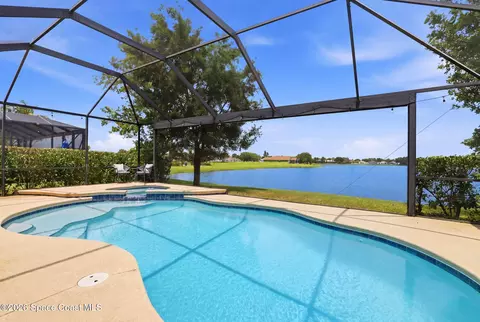Exterior - 955 Shiloh Dr, Melbourne, FL 32940 photo 5 of 9
