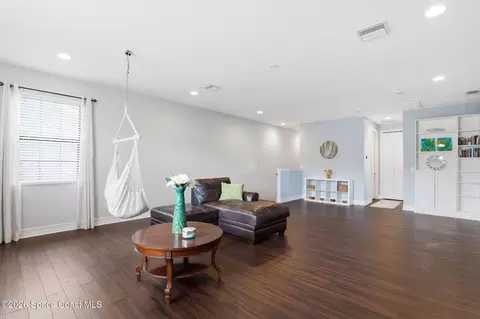 Living - 955 Shiloh Dr, Melbourne, FL 32940 photo 2 of 4