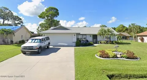 1550 Heartwellville St NW, Palm Bay, FL 32907