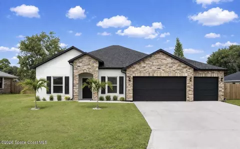 467 Lackland St SW, Palm Bay, FL 32908