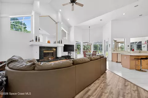 Living - 900 Bluegrass Ln, Rockledge, FL 32955 photo 3 of 4