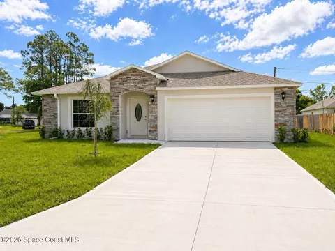 694 Airoso Rd SE, Palm Bay, FL 32909