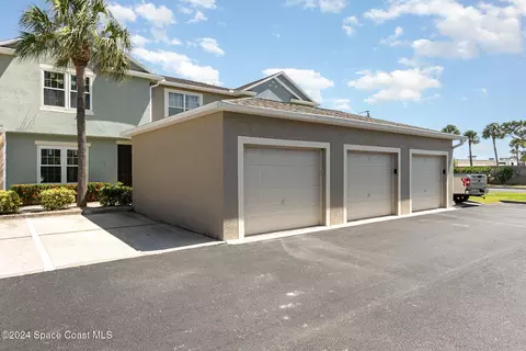 56 Calcutta Ct, Indialantic, FL 32903