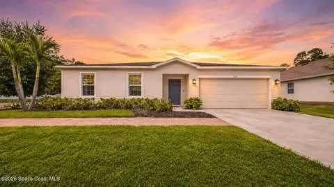 1610 De Groodt Rd SW, Palm Bay, FL 32908