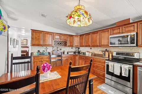 512 Susan Dr, Melbourne, FL 32904 photo 4
