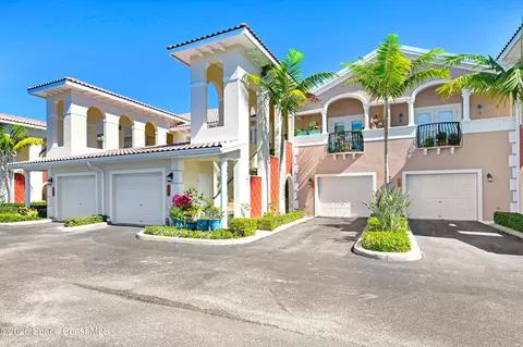 127 Lancha Cir #203, Indian Harbour Beach, FL 32937