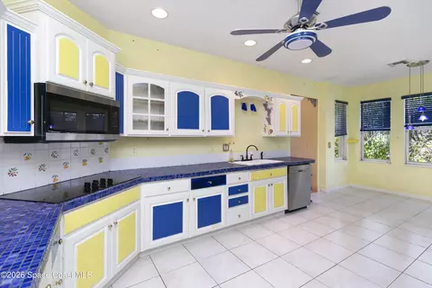 Kitchen - 3535 Sparrow Hawk Trl, Mims, FL 32754 photo 3 of 4